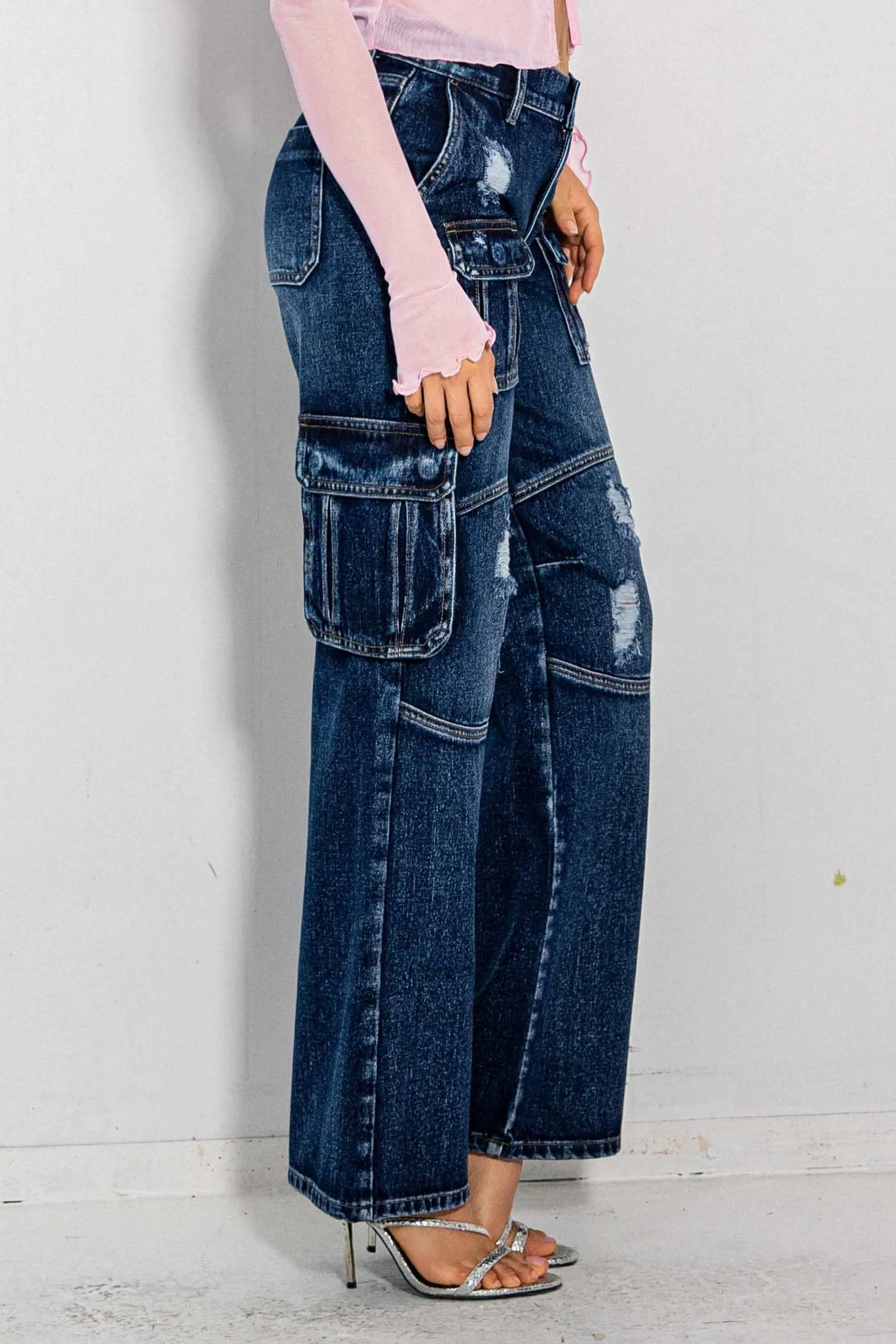 Low-Rise Relaxed Cargo Jeans