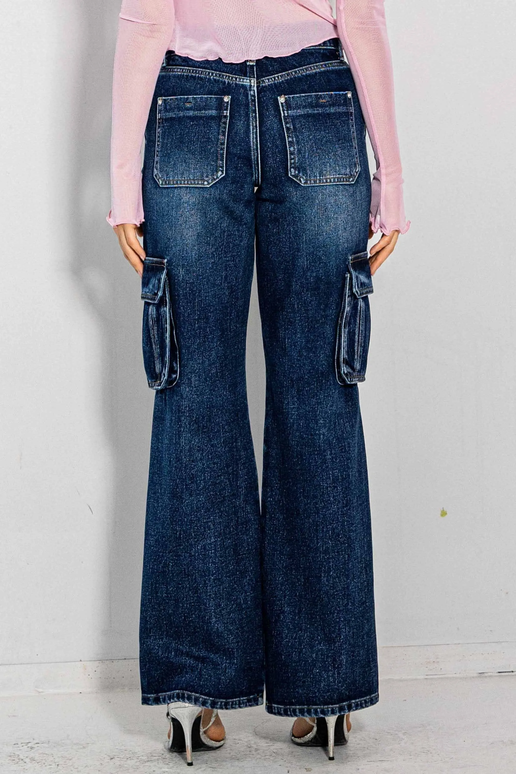 Low-Rise Relaxed Cargo Jeans